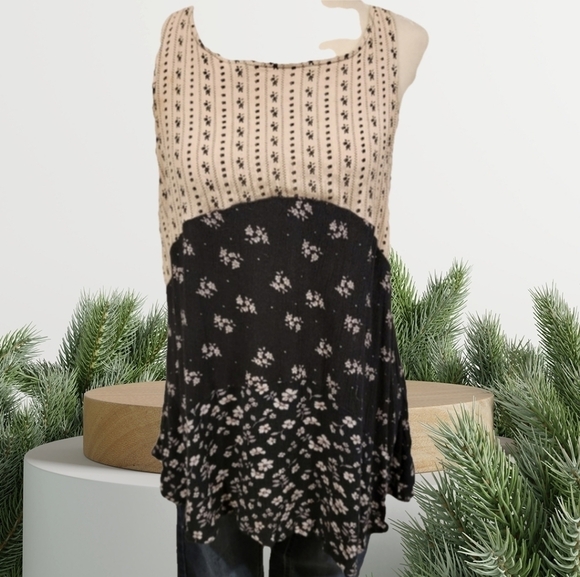 MAURICES Sleeveless Open Straps Back Size M - Picture 2 of 10